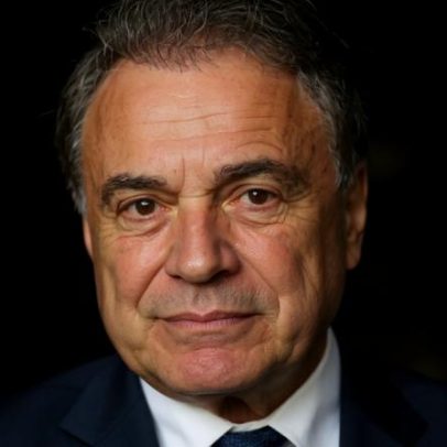 Álvaro Dias condiciona candidatura ao Senado à formação de aliança no Paraná
