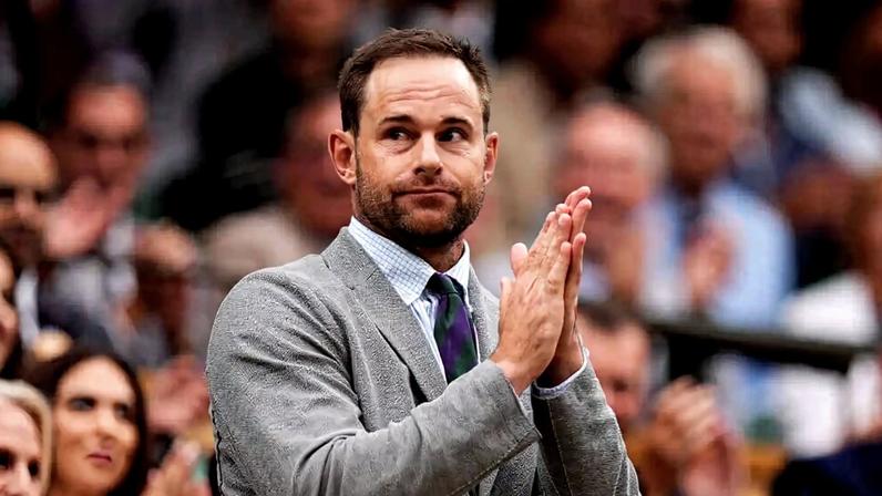 Andy Roddick will return to Wimbledon as a broadcast commentator. He has made his name in newer media.