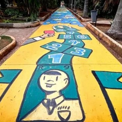Copa 2026 vira tema de desenho em calçada de Brasília; veja fotos