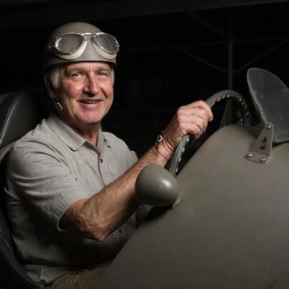 Campeão mundial de F1 cai no mar após acidente no GP de Mônaco de 1955