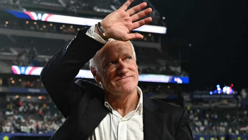 Didier Deschamps não comandará a França contra a Noruega após a morte de sua mãe. Foto: Mauro Pimentel/AFP