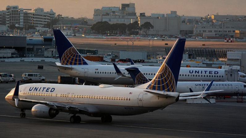 Avião foi inspecionado após uma pessoa nomear o Bluetooth de um aparelho eletrônico com uma ‘certa palavra de quatro letras’