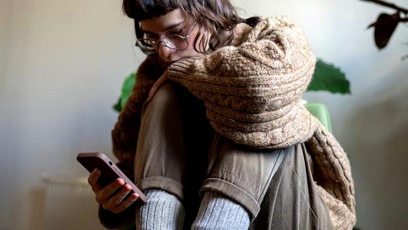 Número de crianças e adolescentes que têm acesso às plataformas diminuiu, mas ainda permanecem com perfis. Crédito: Estadão