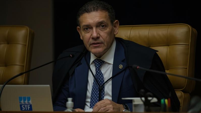 o ministro foi sorteado para relatar os processos