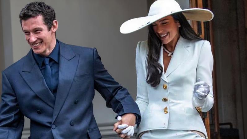 Dua Lipa e Callum Turner celebraram o casamento em uma festa de três dias na Sicília