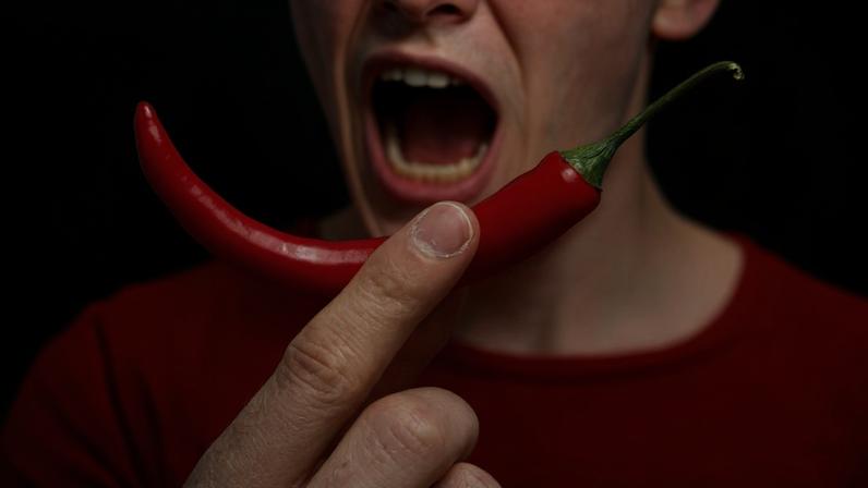 O que beber para aliviar a pimenta e por que a água piora