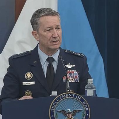 Chefe militar dos EUA faz visita inédita à Venezuela sem Delcy Rodríguez