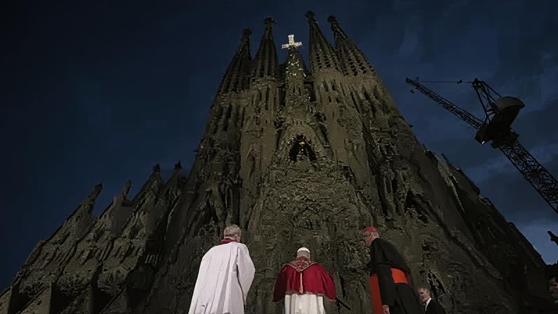 Papa Leão XIV abençoa e inaugura torre de 172 metros da igreja da Sagrada Família, em Barcelona