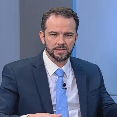 Durigan afirma novo movimento da família Bolsonaro contra o Pix