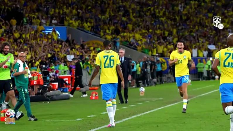 Rayan marcou seu primeiro gol pela Seleção Brasileira principal na vitória por 6 a 2 sobre o Panamá, em amistoso preparatório para a Copa do Mundo disputado no Maracanã.