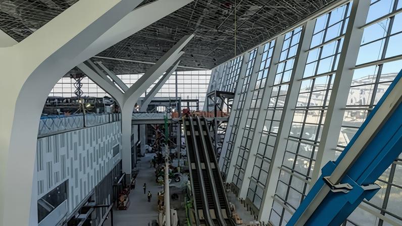 Ferrovial pretende abrir terminal no JFK com tarifas livres antes do Natal