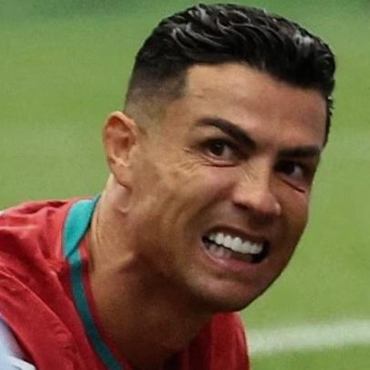 Ronaldo é comparado a Tio Paulo e ao robô nas redes após jogo sem gols