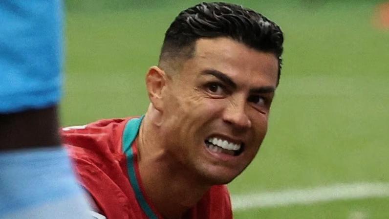 Ronaldo é comparado a Tio Paulo e ao robô nas redes após jogo sem gols