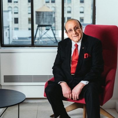 Morre Clive Davis, magnata da música e criador de estrelas como Whitney Houston