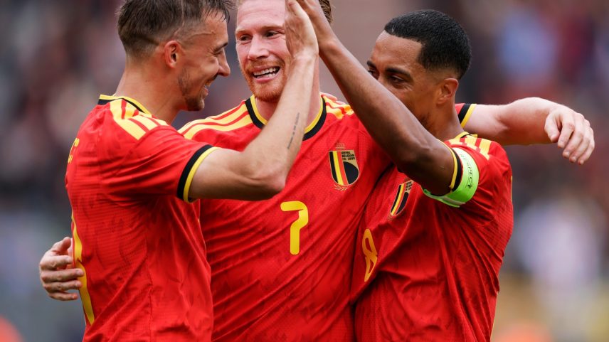 Em transição de gerações, Bélgica pega Egito de Salah na estreia