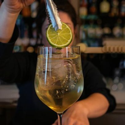 Os melhores drinks com 2 ingredientes, segundo bartenders