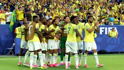 Seleção Brasileira durante partida contra a Escócia