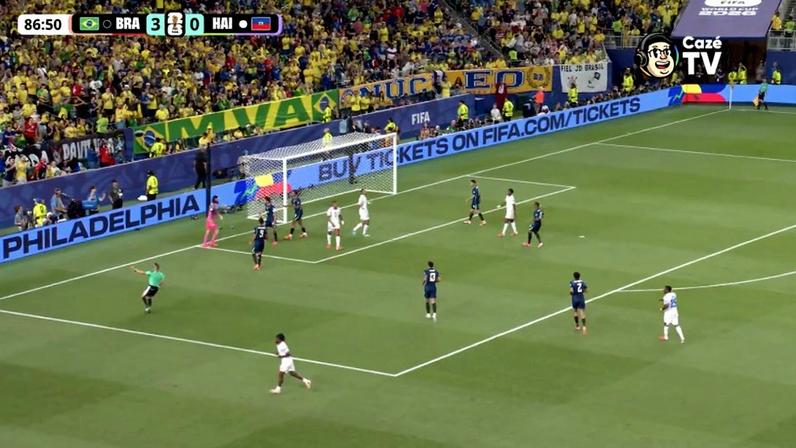 Para o articulista, nem mesmo uma vitória por 3 a 0 é capaz de iludir. Até o torcedor eventual, que só acompanha futebol em Copas, começa a alimentar uma incômoda desconfiança; na imagem, frame do jogo entre as seleções do Brasil e do Haiti, na 6ª feira (18.jun)