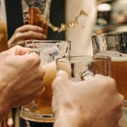 Fãs incentivados a consumir cerveja britânica durante a Copa do Mundo