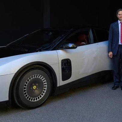 Papa orienta amigo a acelerar para evitar queda de óleo no Citroën