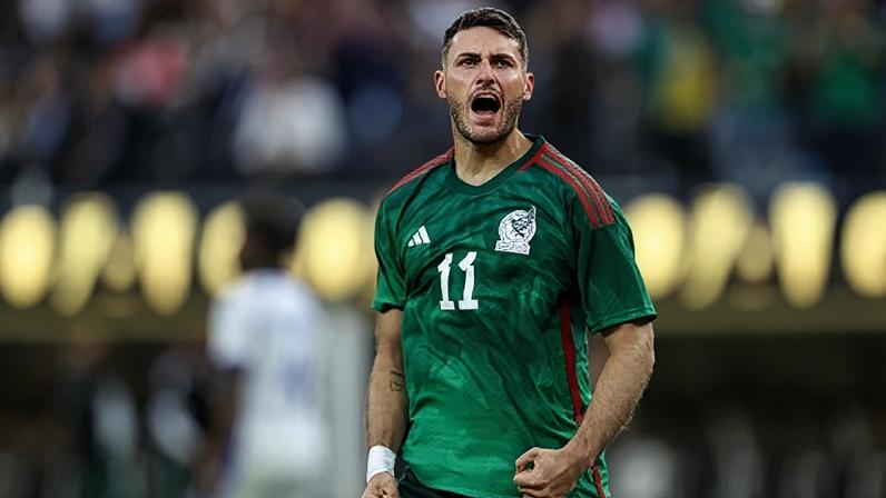 Santiago Giménez, atacante da seleção do México