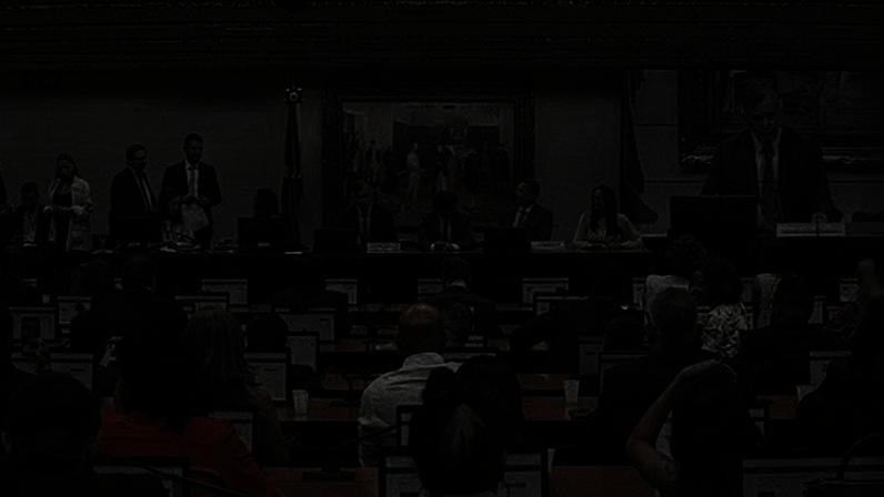 Deputados durante reunião da Comissão de Constituição e Justiça