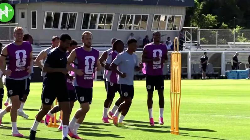 Inglaterra recebe torcedores no primeiro treino em Kansas