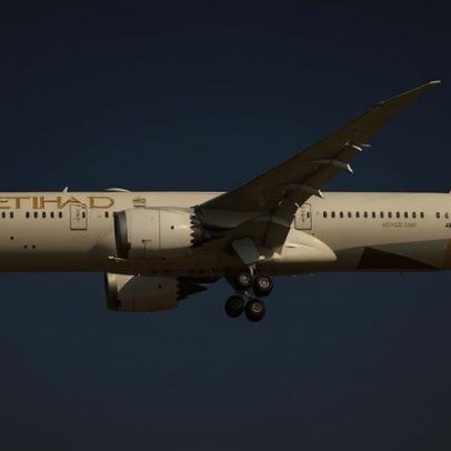 Etihad encomenda novas aeronaves e mantém voos durante alta de combustível