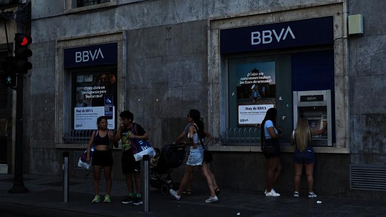 Segundo maior banco da Espanha inicia a iniciativa com clientes corporativos e pretende ampliá-la para pessoas físicas (Foto: Andrey Rudakov/Bloomberg)