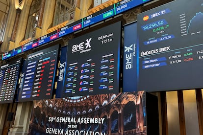 Paneles de la Bolsa de Madrid.