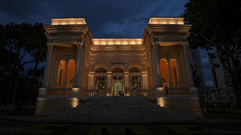 Projeto vencedor da modernização da Câmara de Curitiba integra o Legislativo ao entorno histórico do Palácio Rio Branco.