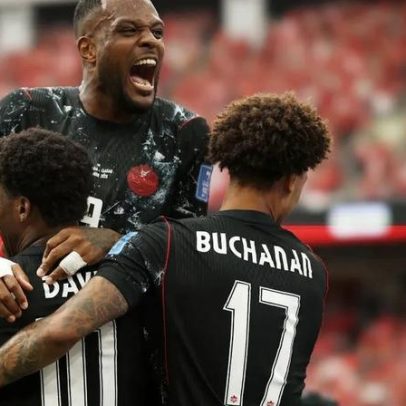 Canadá goleia Catar em jogo com lesão chocante e expulsões