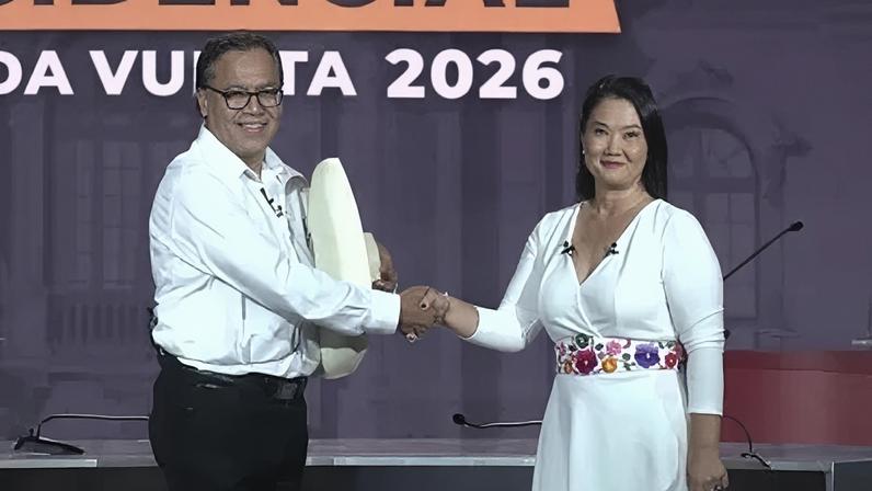 Candidatos à presidência Keiko Fujimori e Roberto Sánchez