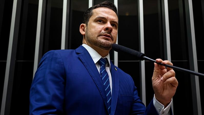 Capitão Alberto Neto (PL-AM) quer debate sobre atuação do PCC no Brasil