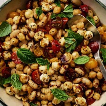 Receita Caprese com feijão denso chega às cozinhas
