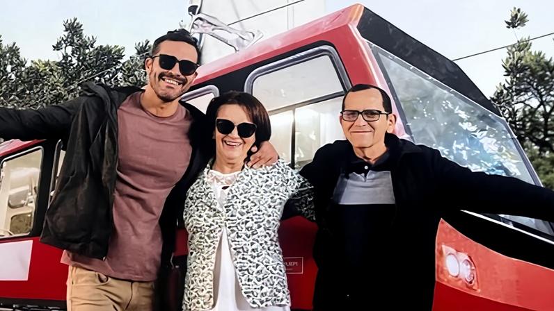 Felipe em foto com seus pais, Osélia e Geraldo, que foram mortos por seu ex-namorado