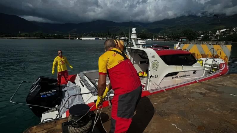 Bombeiros buscam por desaparecido há nove dias (Prefeitura de Ilhabela/Divulgação)