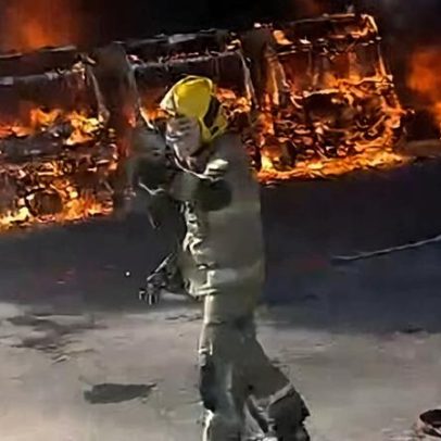 Incêndio destrói quase 30 ônibus de garagem em Belo Horizonte