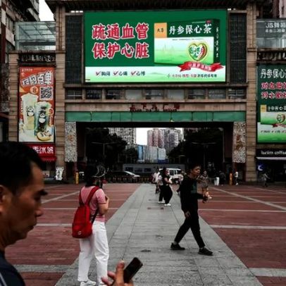 Desequilíbrio econômico na China aumenta com 1ª queda do varejo em mais de 3 anos