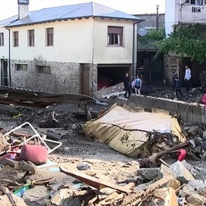 Inundações rápidas destroem casas no norte da Espanha