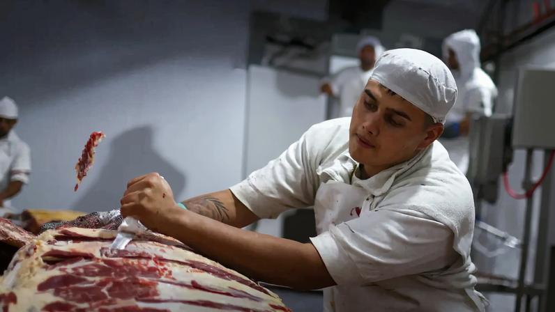 Produção de carne em frigorífico (Foto: REUTERS)