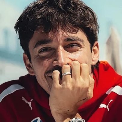 Leclerc renova contrato com a Ferrari