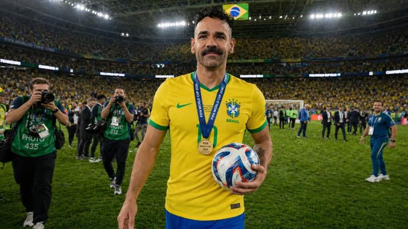 É a primeira Copa da era das IAs, e isso deu origem a várias trends de imagem. Veja aqui como participar (Alvaro Leme/ChatGPT/Reprodução)