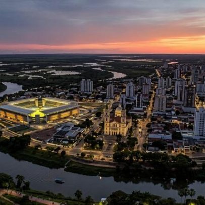 Obelisco marca o centro da América do Sul e capital fundada por bandeirantes