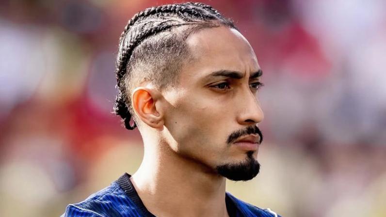 Raphinha parece evitar conquistar a torcida brasileira