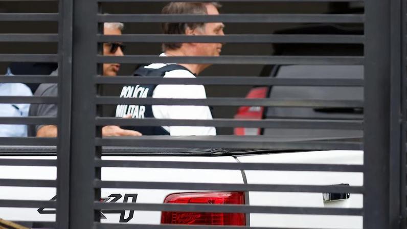 Defesa de Jair Bolsonaro pede prorrogação da prisão domiciliar humanitária