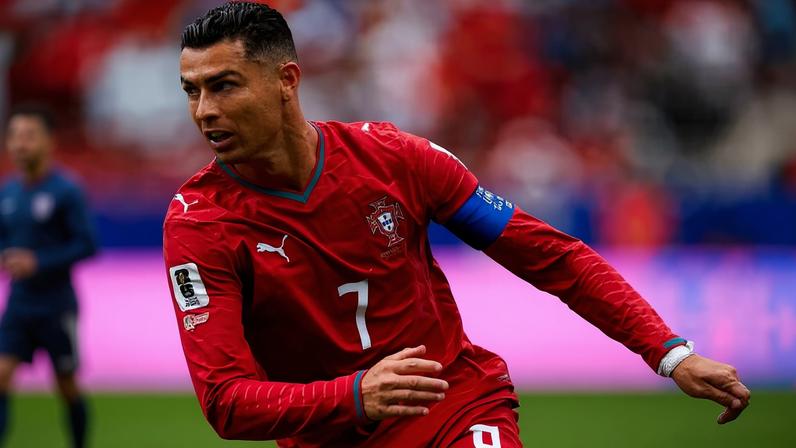 Cristiano Ronaldo se tornou o primeiro jogador a anotar gols em seis edições da Copa