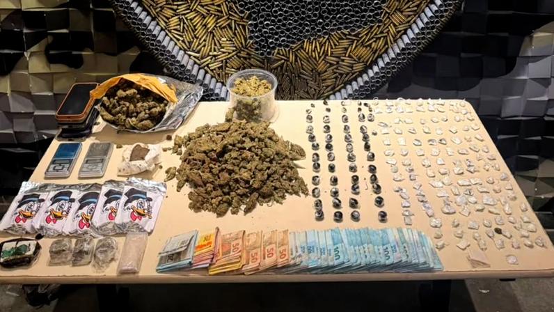 Trio é preso por tráfico de drogas usando delivery de sushi e loja de açaí de fachada