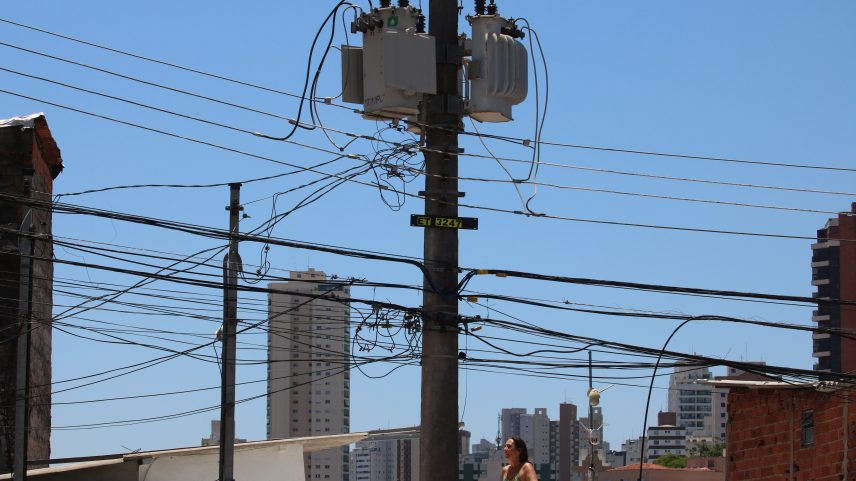 "Apagões" ocorrem por limitações operacionais do sistema de transmissão e de decisões relacionadas ao despacho de energia, segundo desembargadora