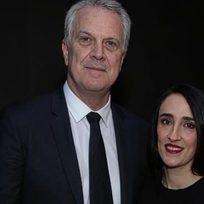 Esposa de Pedro Bial mostra filha em rara aparição em festa junina